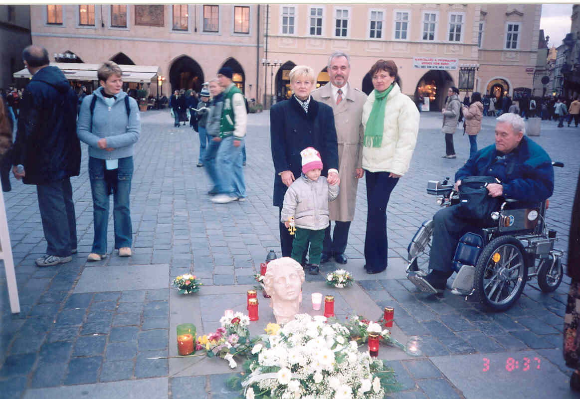zakladni-kamen-3.11-20003.jpg