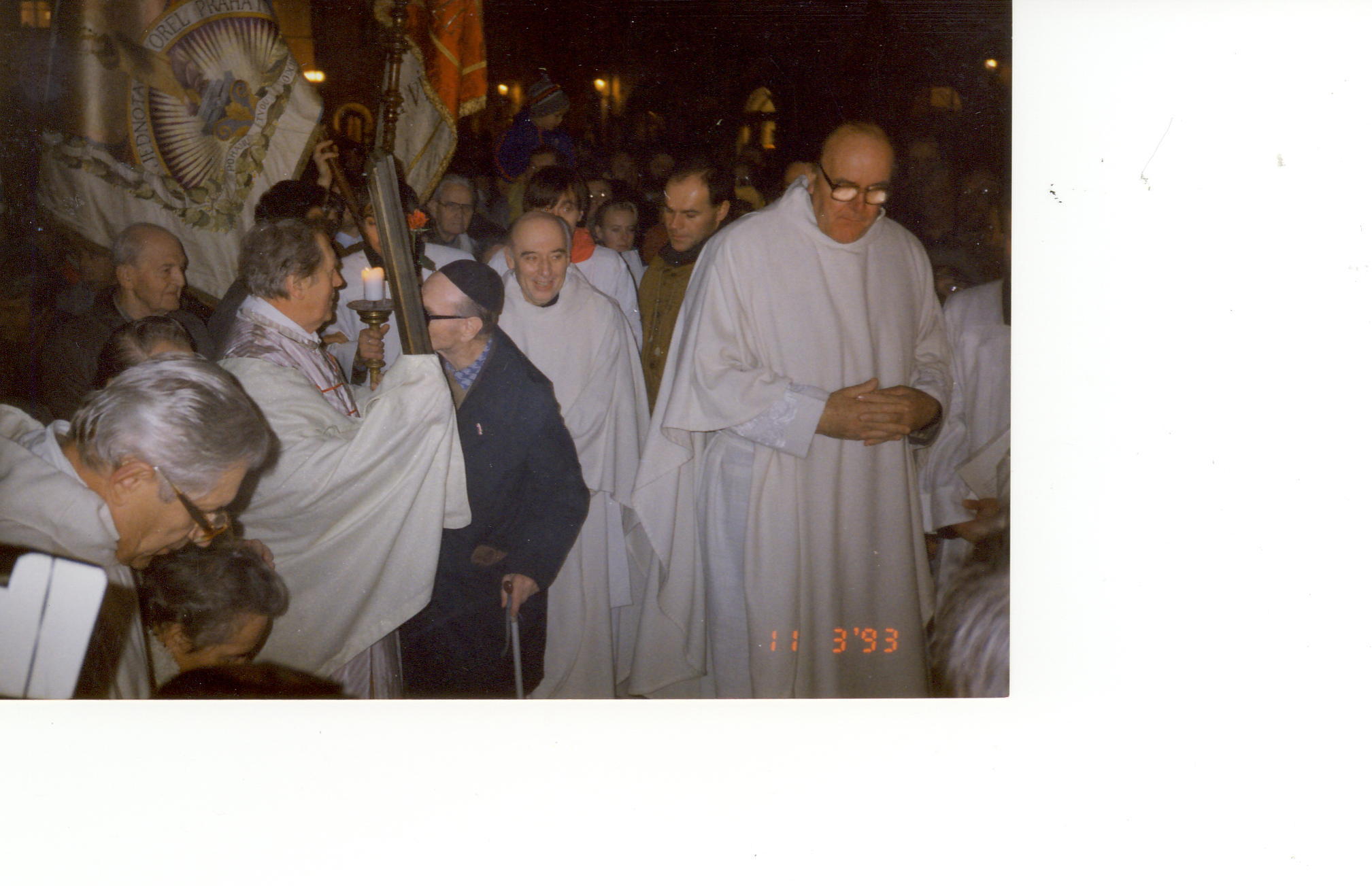 zakladni-kamen-1993-pruvod.jpg