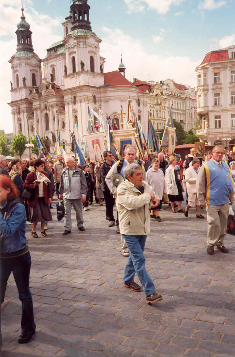 marianska-pout-2003-staromestske-namesti.jpg