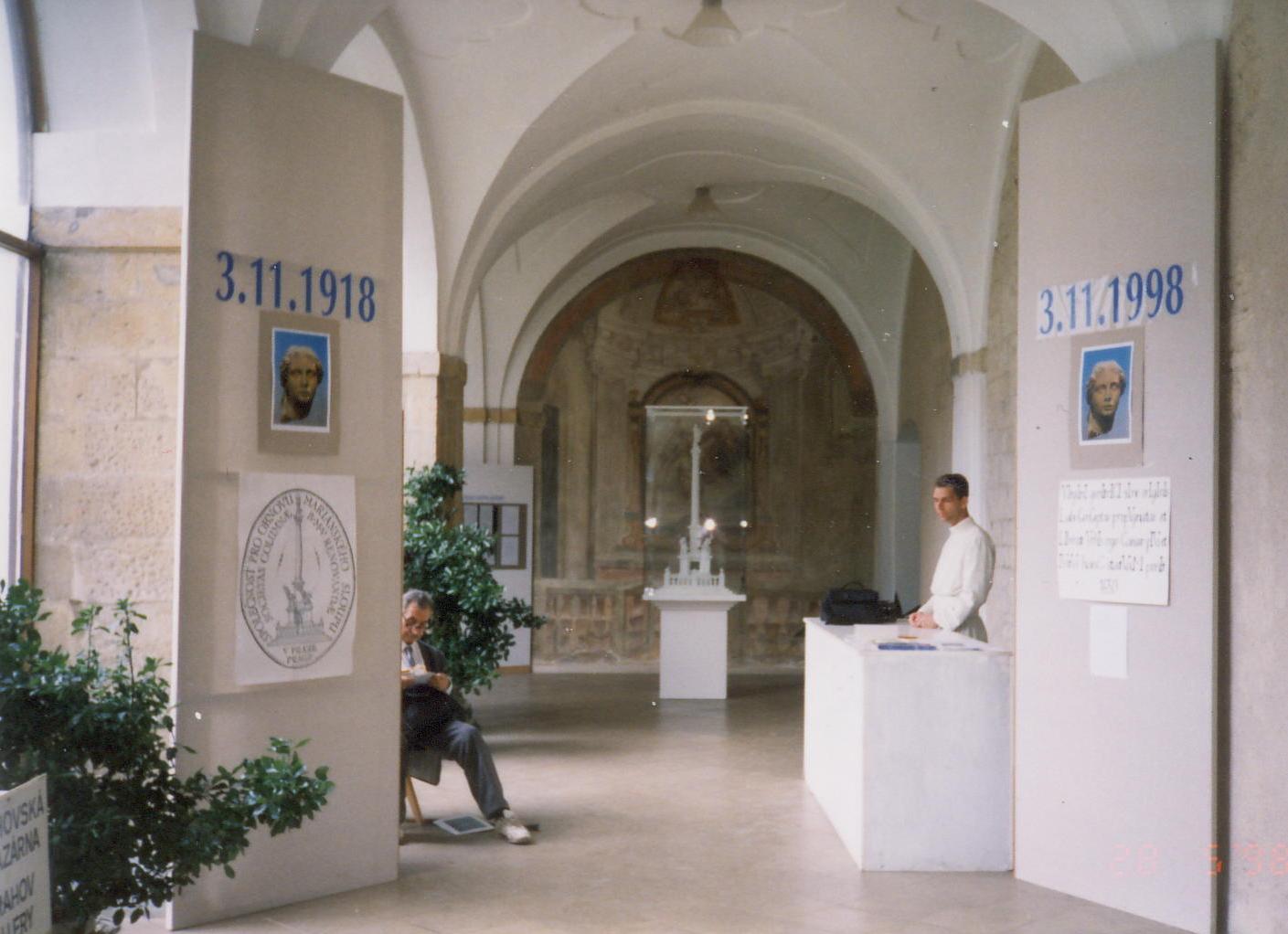 Výstava 1998 vstup1.jpg